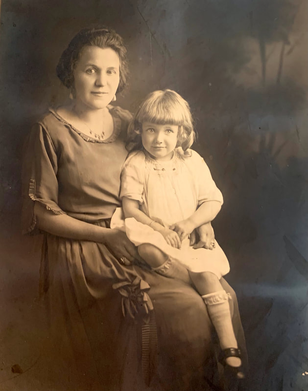 Anna Lind and her daughter Doris circa 1923. Source: Kathleen Keller.