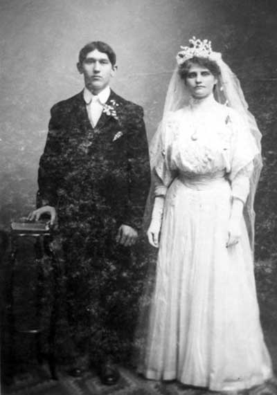 The marriage of George Conrad Scheidemann and Margaret Schlitt in 1908.
