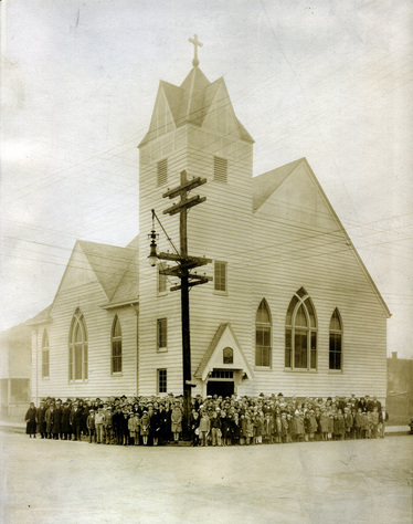 The congregation of the German Evangelical Congregational Brethren Church of Portland, Oregon.