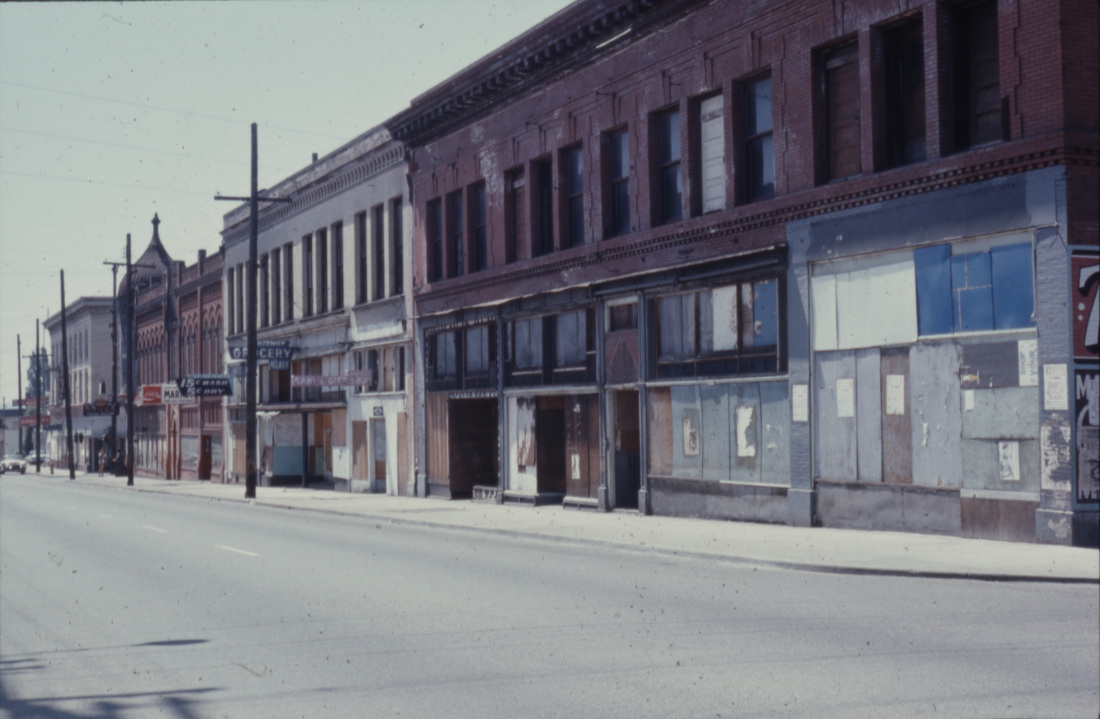 The abandoned commercial district at North Williams Avenue and Russell Street in 1971.