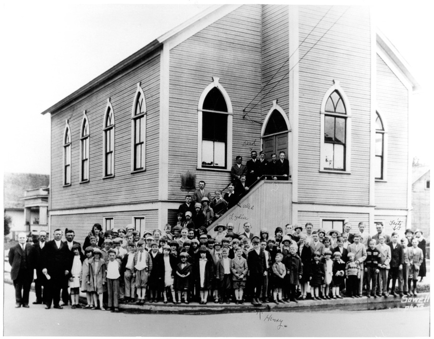 The Sunday School classes of St. Pauls Evangelical and Reformed Church circa 1925.