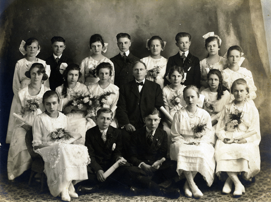 Free Evangelical Brethren Church Confirmation Class of 1920