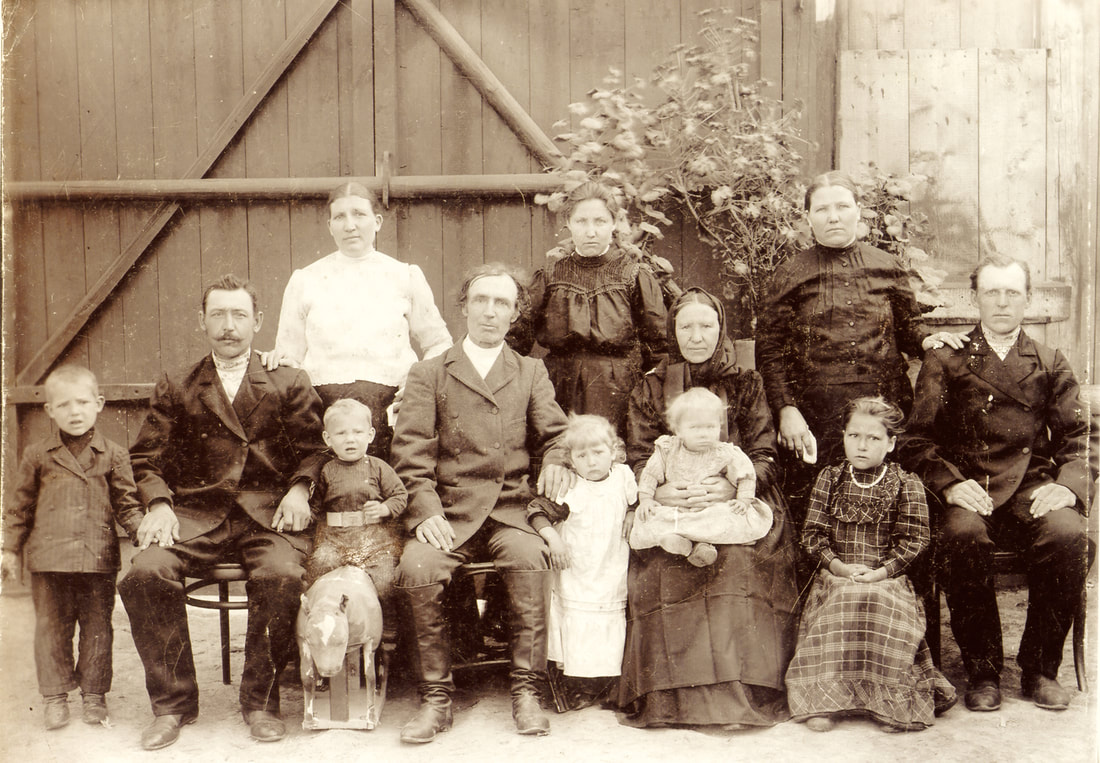 Johann and Green family in 1912