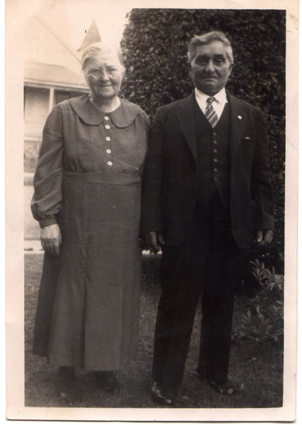 Anna Elizabeth, mother of John Deering, with second husband, Freidrich Rennich, 1939